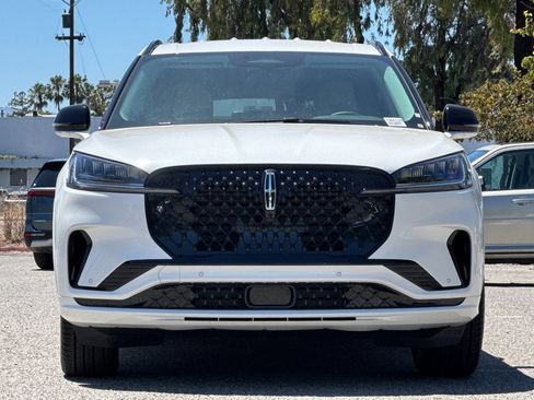 New 2026 Lincoln Aviator AWD w/ Jet Appearance Package image 6