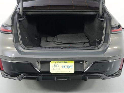 Used 2023 BMW i7 xDrive60 image 10