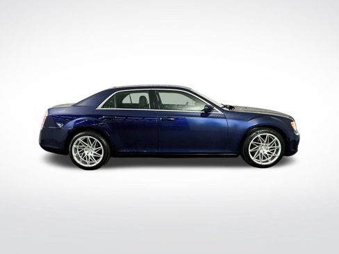 Used 2013 Chrysler 300 RWD image 9