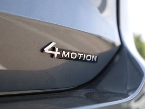 New 2025 Volkswagen Tiguan SE image 37