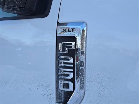 Used 2022 Ford F250 XLT w/ FX4 Off-Road Package image 28