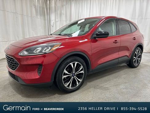 Used 2021 Ford Escape SE w/ SE Sport Appearance Package image 4