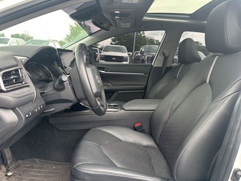 Used 2023 Toyota Camry XSE w/ Navigation Package FWD image 10