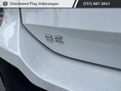 New 2025 Volkswagen Tiguan SE image 19