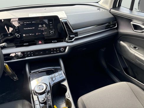 New 2025 Kia Sportage LX image 14