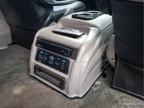 Used 2019 GMC Savana 2500 w/ Enhanced Convenience Package image 36