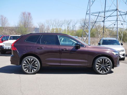 New 2026 Volvo XC60 B5 Ultra w/ Climate Package AWD/4WD image 2
