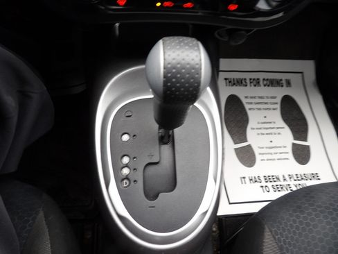 Used 2013 Nissan Juke SV image 19