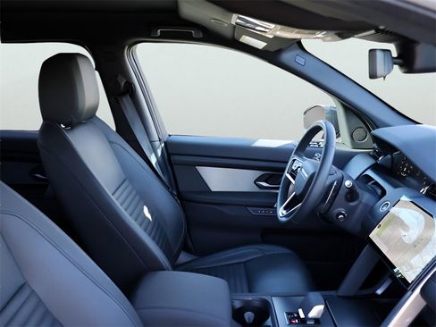 Certified 2025 Land Rover Discovery Sport Dynamic SE image 10