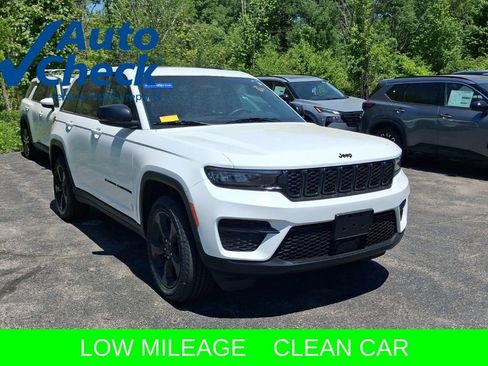 Used 2023 Jeep Grand Cherokee Altitude AWD/4WD image 1