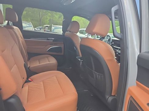 Used 2025 Kia Telluride SX X-Line image 17