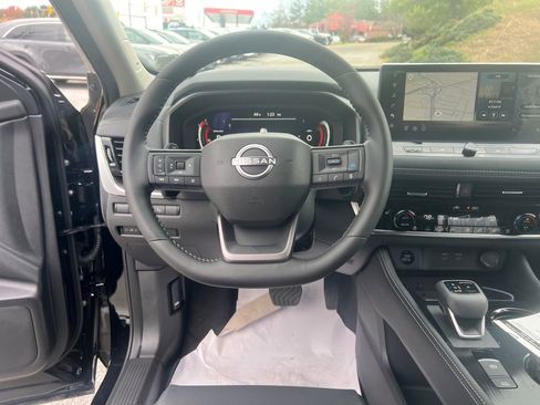 New 2026 Nissan Rogue Platinum image 14