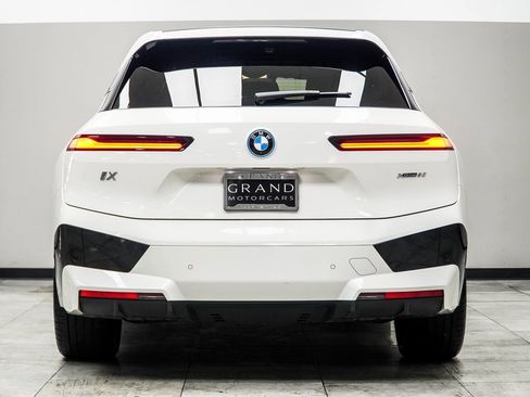 Used 2022 BMW iX xDrive50 w/ Sport Package image 12