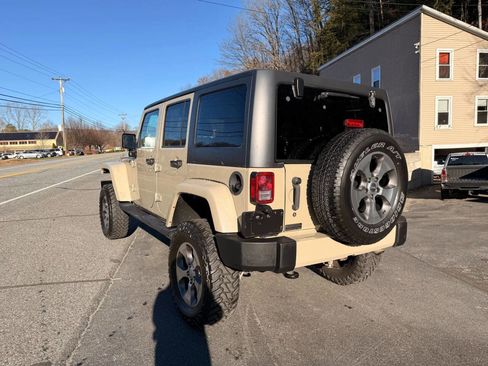 Used 2017 Jeep Wrangler Unlimited Sahara w/ Connectivity Group image 8