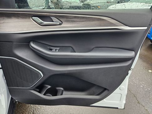 New 2026 Jeep Grand Cherokee L Limited AWD/4WD image 19