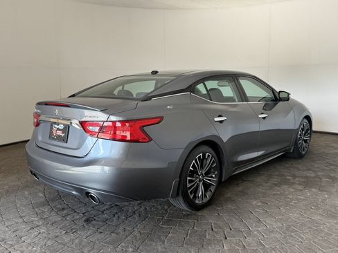 Used 2017 Nissan Maxima Platinum w/ Medallion Package FWD image 9