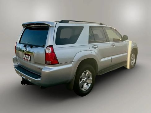 Used 2008 Toyota 4Runner SR5 w/ SR5 Extra Value Pkg 1 RWD image 2