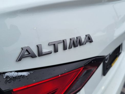 Used 2024 Nissan Altima 2.5 SV w/ SV Premium Package image 7