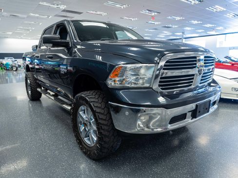 Used 2019 RAM 1500 Big Horn AWD/4WD image 3