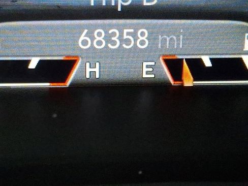 Used 2019 Jeep Cherokee Limited w/ Technology Group image 20