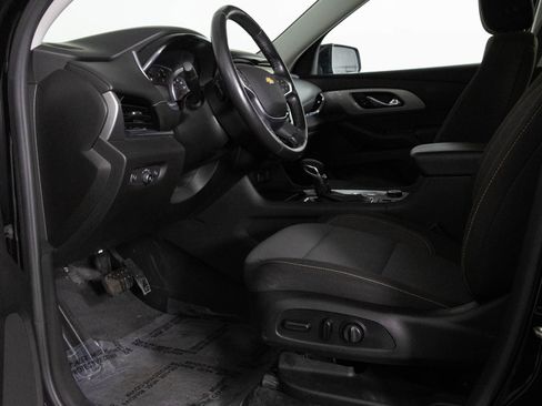 Used 2021 Chevrolet Traverse LT image 15