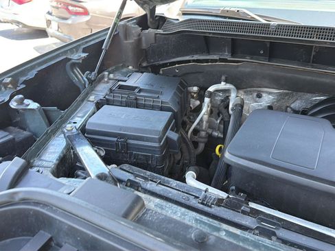 Used 2025 Chevrolet Silverado 1500 LTZ AWD/4WD image 39