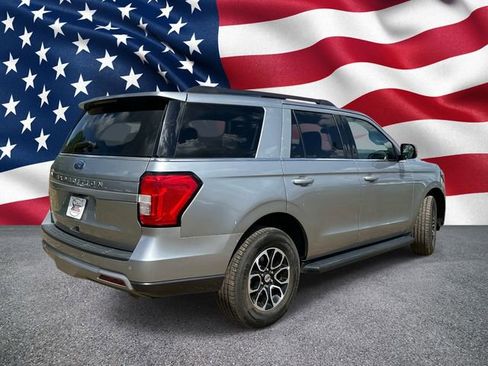 Used 2024 Ford Expedition XLT AWD/4WD image 7