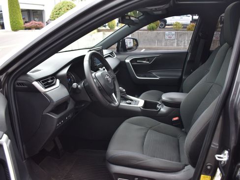 Certified 2022 Toyota RAV4 SE w/ Convenience Package AWD/4WD image 18