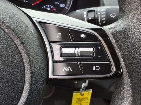 Used 2022 Kia Forte LXS image 19