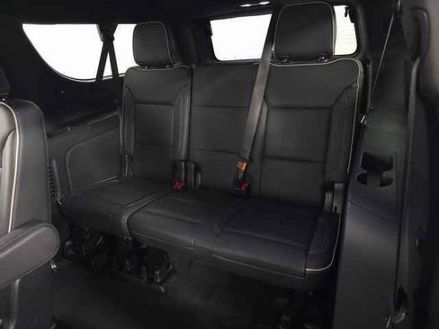 Used 2022 GMC Yukon XL SLT w/ SLT Premium Package image 40