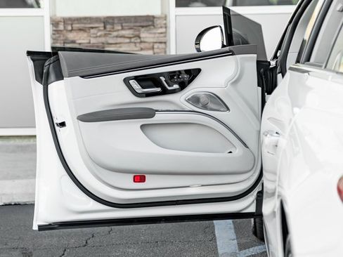 Used 2022 Mercedes-Benz EQS 450+ 450 image 11