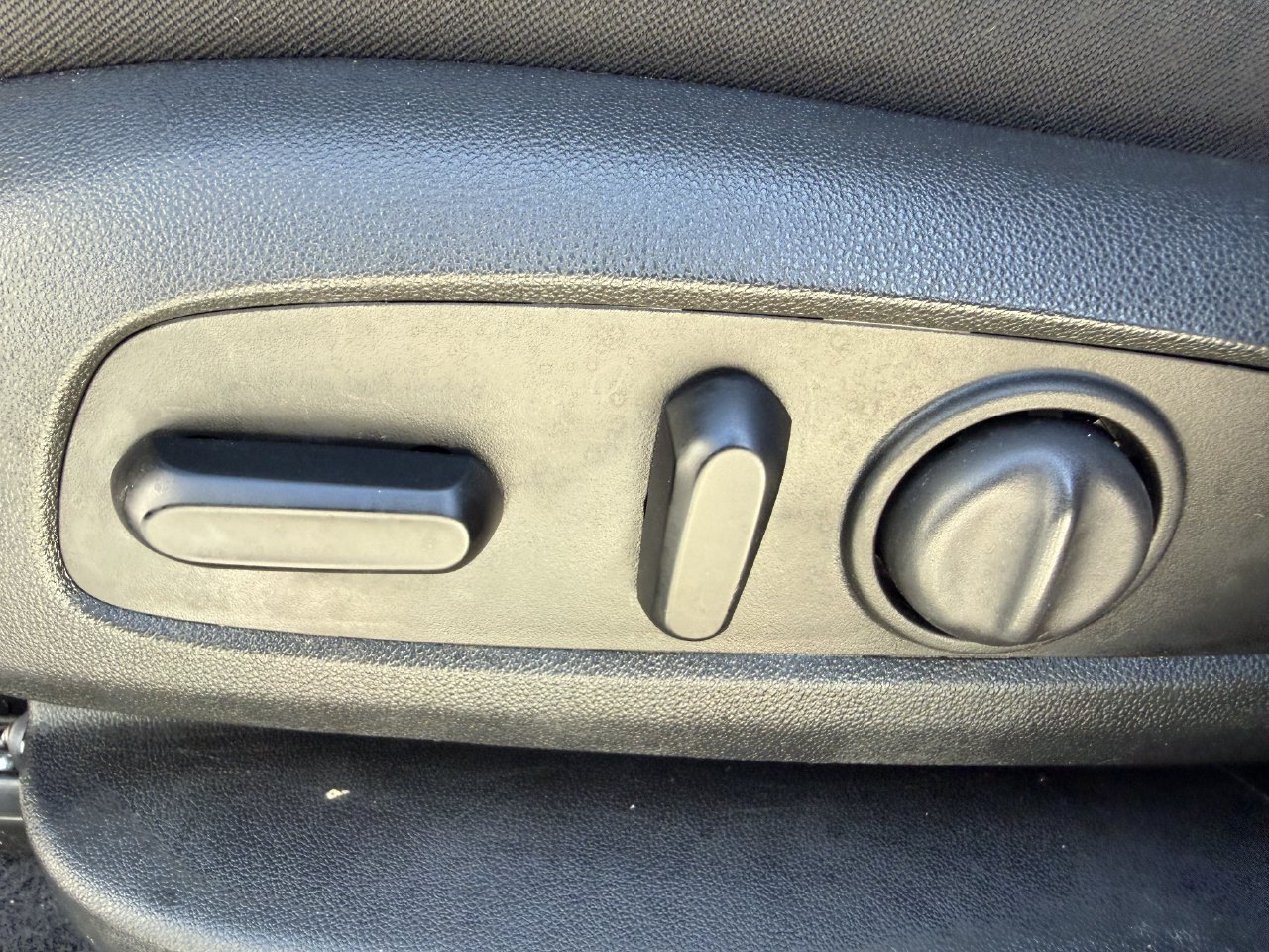 Used 2020 Chevrolet Equinox LT FWD image 24