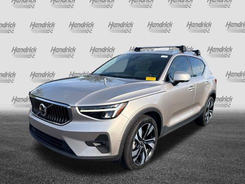 Certified 2023 Volvo XC40 B5 Plus w/ Driver Assist Package AWD/4WD image 8