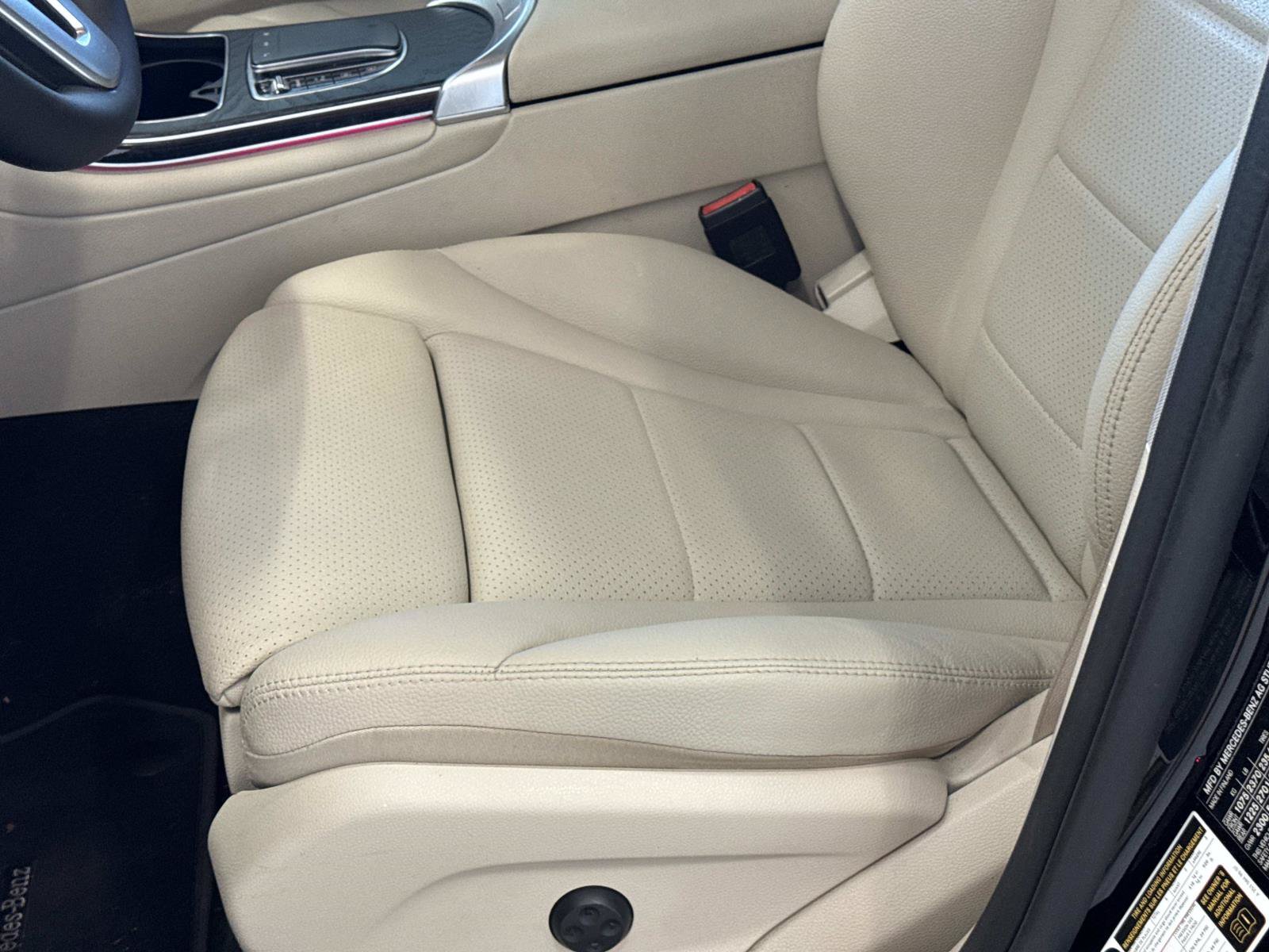 Certified 2022 Mercedes-Benz GLC 300 image 12
