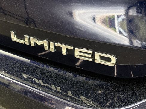 Used 2023 Toyota Highlander Limited image 15