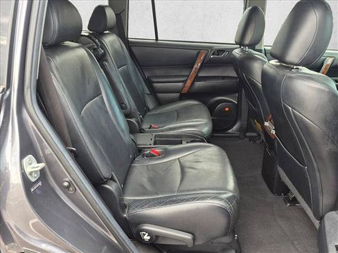 Used 2013 Toyota Highlander Limited AWD/4WD image 19