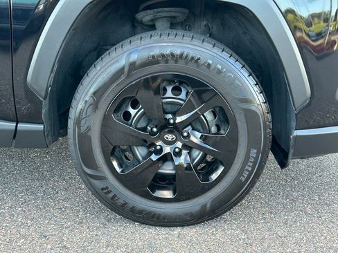 Used 2021 Toyota RAV4 LE image 32