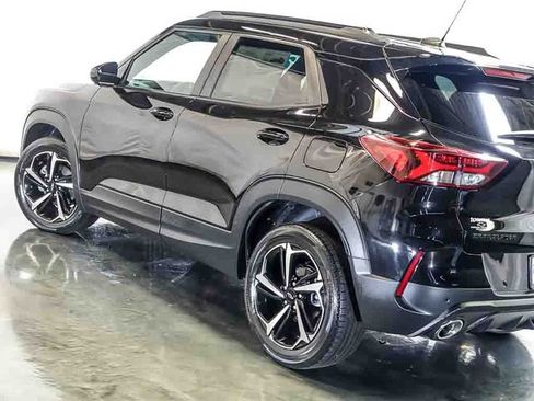 Used 2023 Chevrolet TrailBlazer RS w/ Convenience Package FWD image 11
