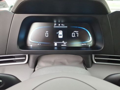 Used 2025 Hyundai Elantra SE FWD image 25