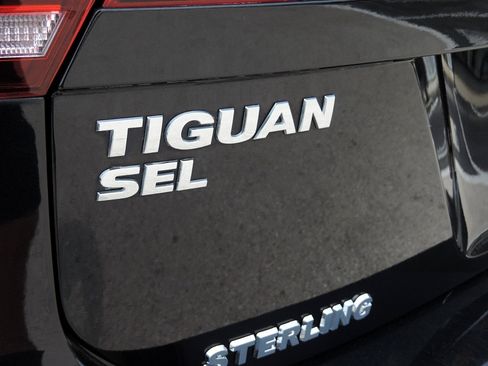 Used 2020 Volkswagen Tiguan SEL AWD/4WD image 10