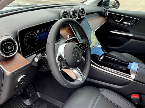 New 2025 Mercedes-Benz GLC 350e GLC 350e image 8