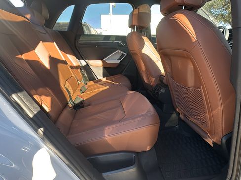 Used 2025 Audi Q3 2.0T Premium image 24