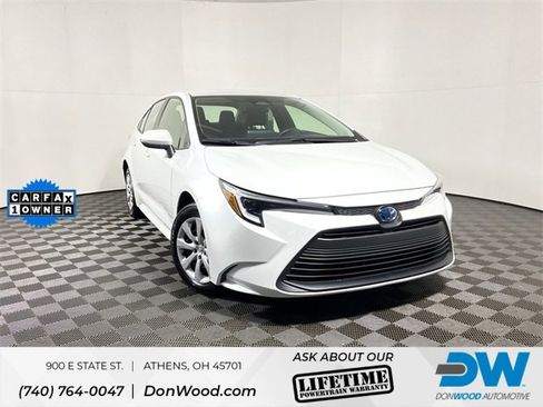 Used 2024 Toyota Corolla LE image 1