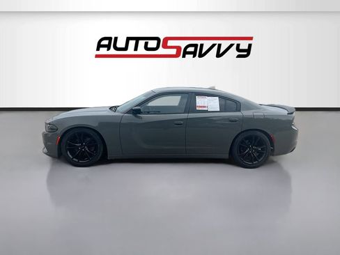 Used 2018 Dodge Charger R/T w/ Blacktop Package RWD image 4