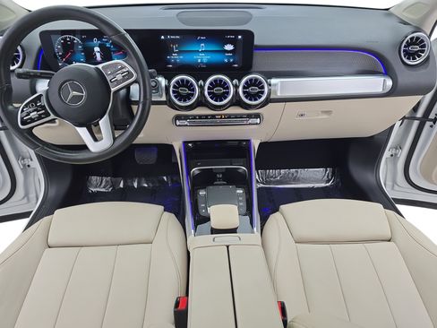 Used 2022 Mercedes-Benz GLB 250 w/ Premium Package Lite image 9