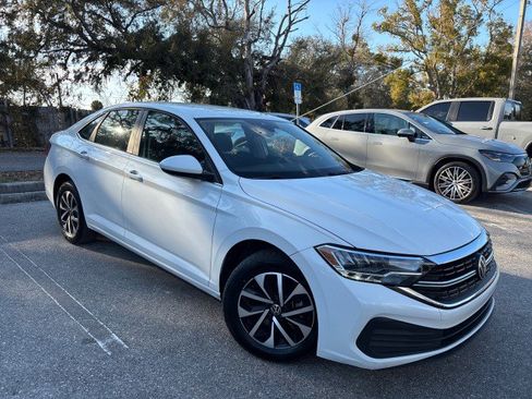 Used 2024 Volkswagen Jetta S image 5