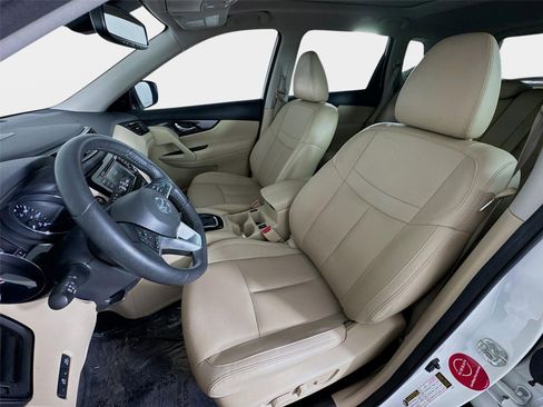 Used 2020 Nissan Rogue SL w/ Premium Package FWD image 12