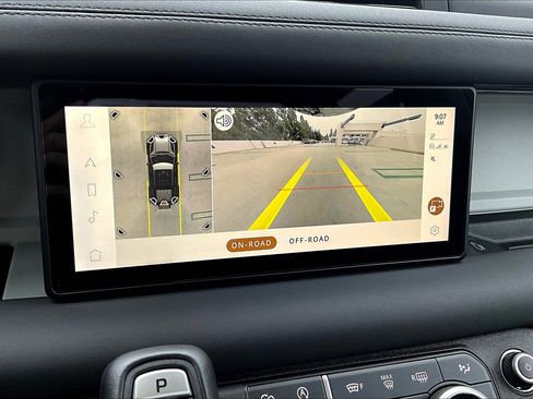 Used 2024 Land Rover Defender 110 SE image 26