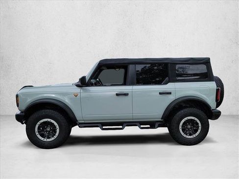 Used 2022 Ford Bronco Badlands w/ Sasquatch Package AWD/4WD image 8