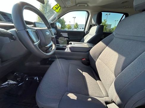 Used 2025 Ford Expedition Active AWD/4WD image 26